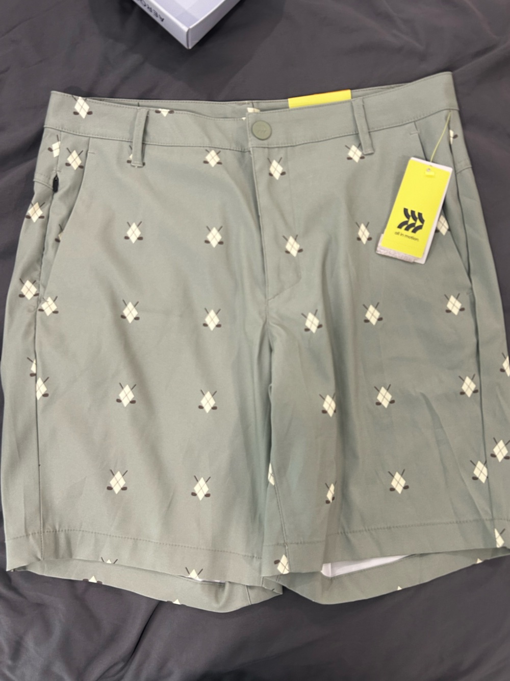 Men's Light Olive Patterned Golf Shorts Size 32